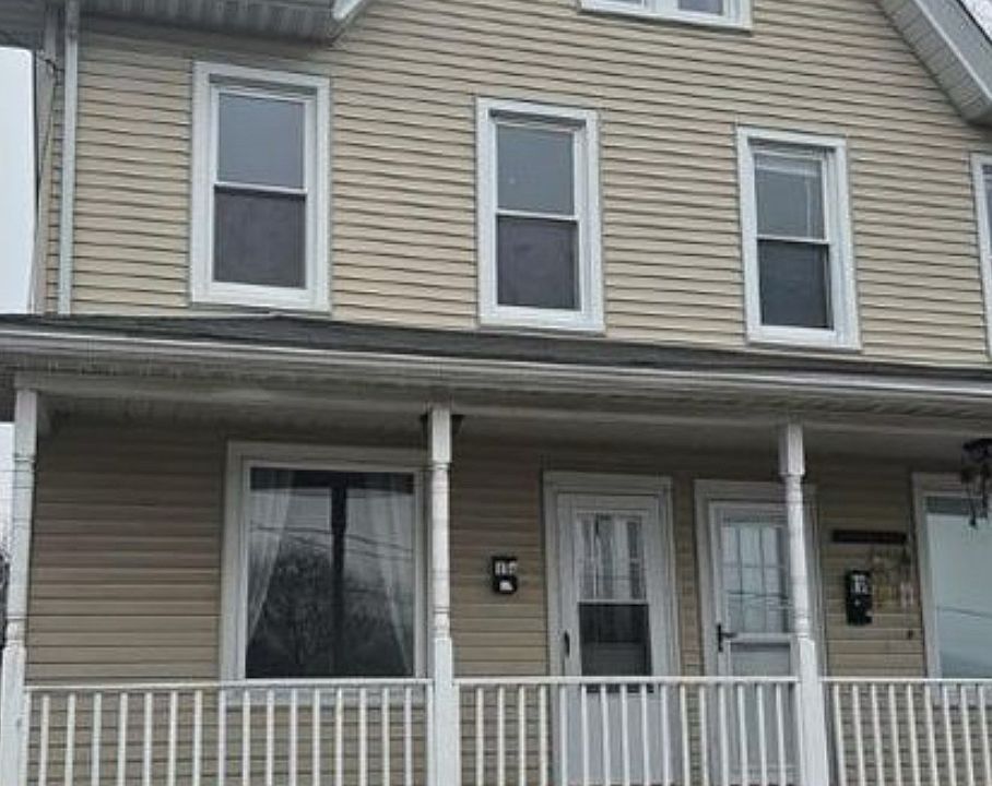 1st image of 118 Coal St #118