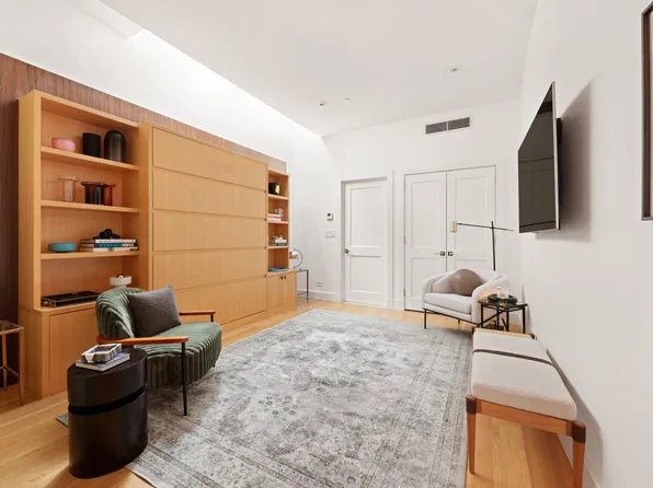 7 East 17th Street image 11 of 25