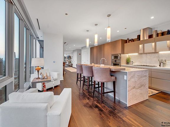 4th image of 363 E Wacker Dr Unit 6601