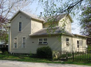 321 N Market St, Winamac, IN 46996