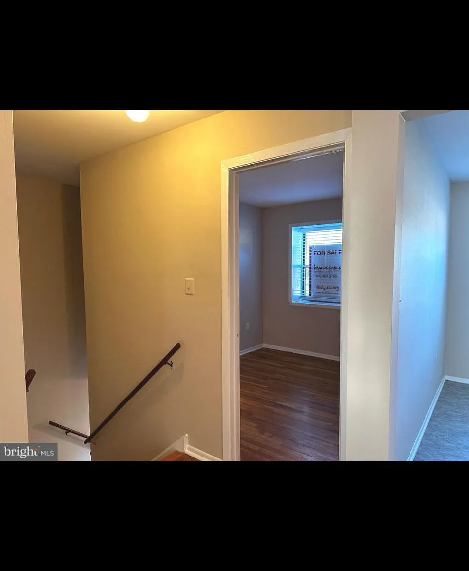 2 bed, 1000 sqft, $1,950 — Photo 2