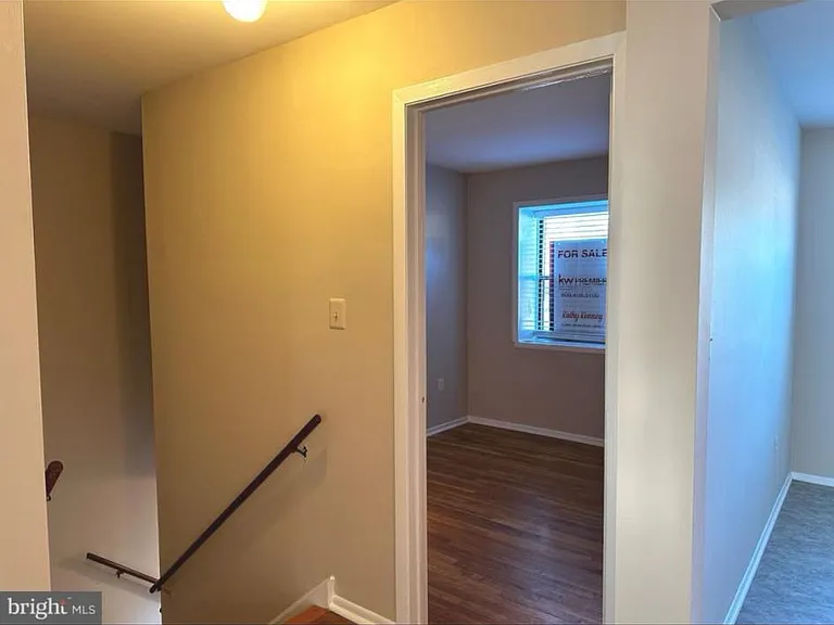 909 Silver Ct — Photo 2