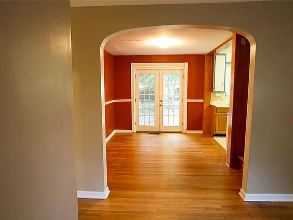 5th image of 604 Rose Ave