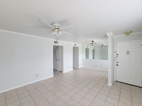 4th image of 6202 Skyline Dr APT 32
