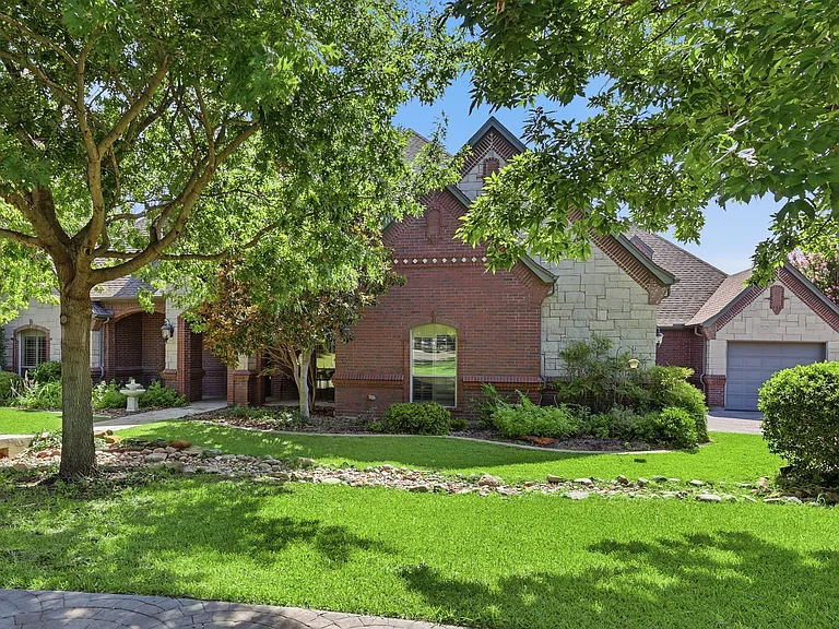 1453 Whitley Rd — Photo 33