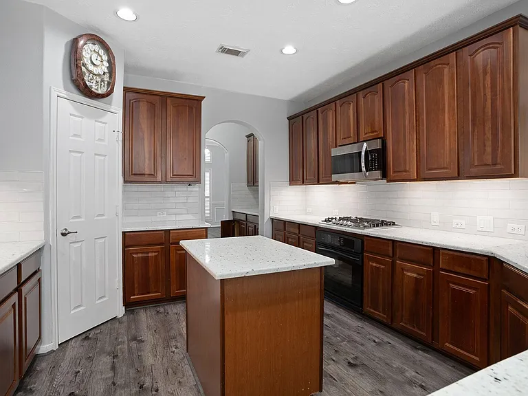 6703 Forsythe Ln — Photo 12