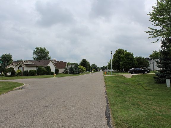 3rd image of 6036 Hedgerow Cir