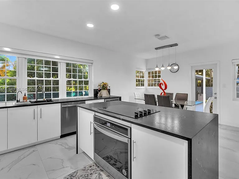 1235 NE 88th St — Photo 33