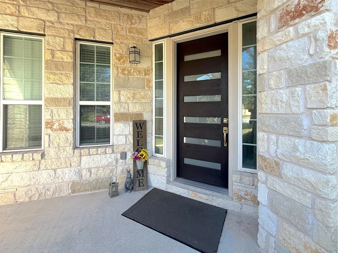 4 bed, 3.0 bath, 3322 sqft, $3,400 — Photo 3
