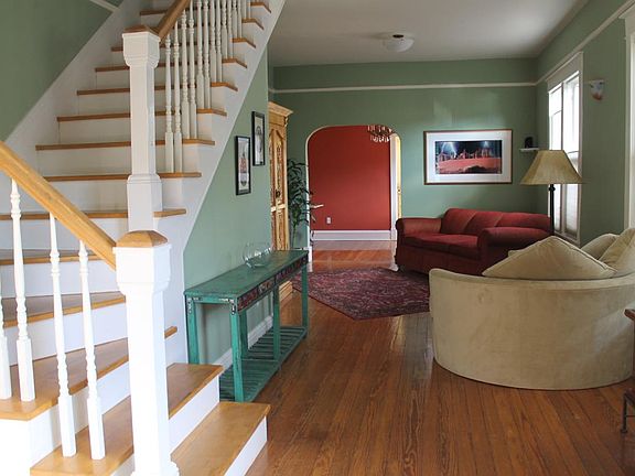 Living room/stairway