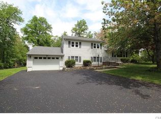 19 Little John Ln, Danbury, CT 06811