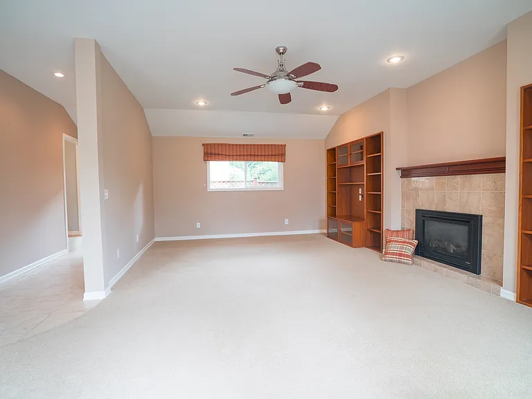 145th Pl NE — Photo 4