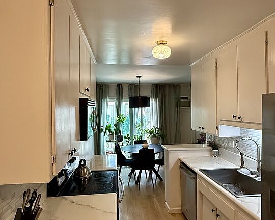 5th image of 5376 Fairview Blvd APT 104