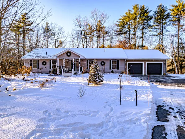 32 Webbs Mills Road, Raymond, ME 04071