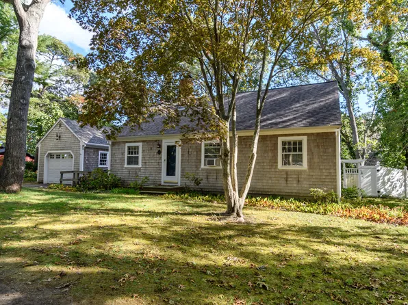 11 Burtonwood Avenue, Bourne, MA 02532