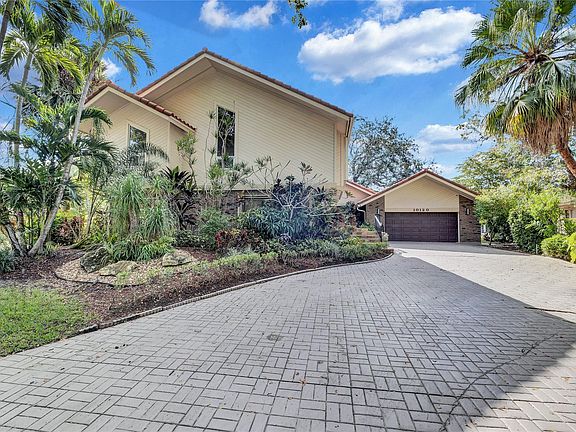 2nd image of 10120 Vestal Court