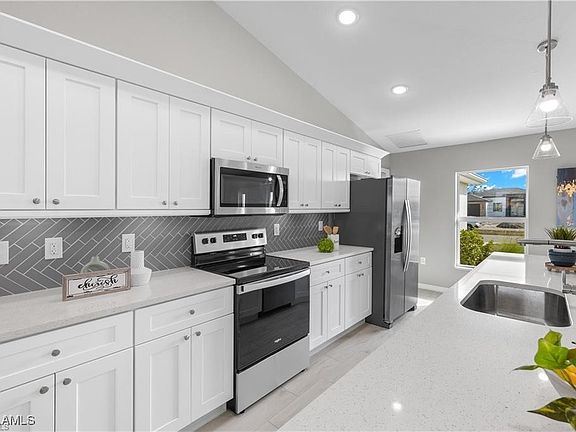 5th image of 3749 NE 16th Place Cpe