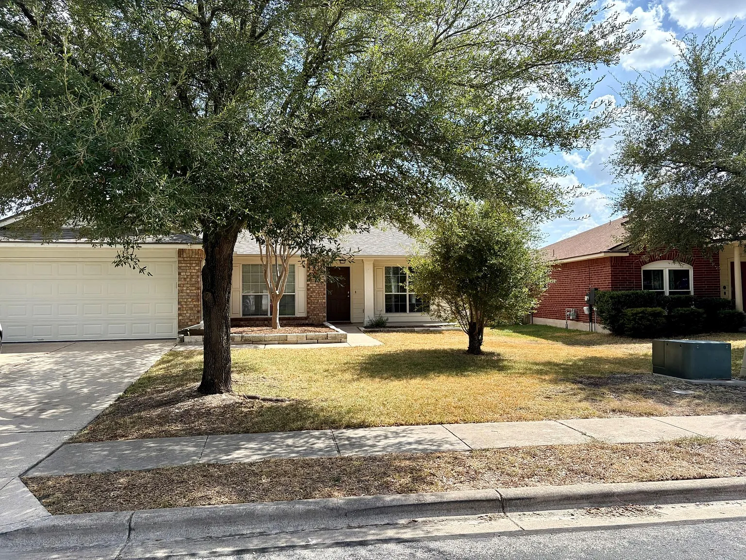4 bed, 2.0 bath, 1928 sqft, $2,095 — Photo 1