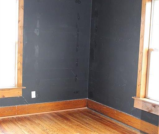 5th image of 315 Garnsey St