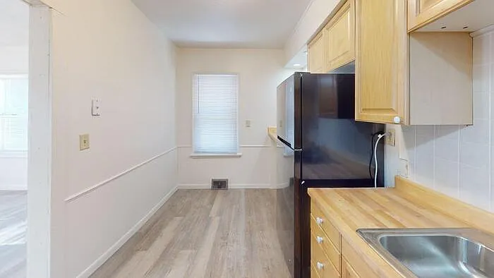 4 bed, 2.0 bath, $1,745 — Photo 2