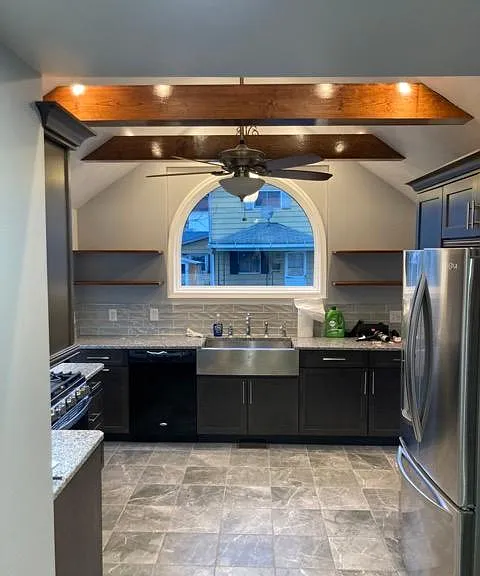 614 Warren St — Photo 2