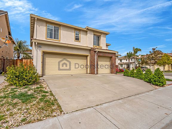 2nd image of 2067 Golden Leaf Ln