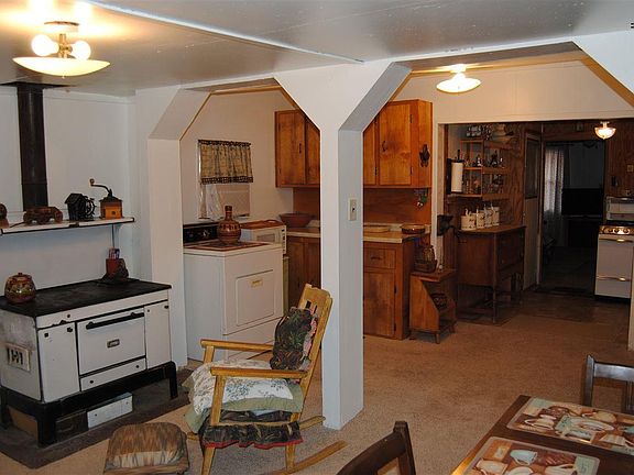 3rd image of 606 E 9th Ave