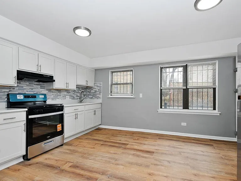 7900 S. Paxton Ave. — Photo 14