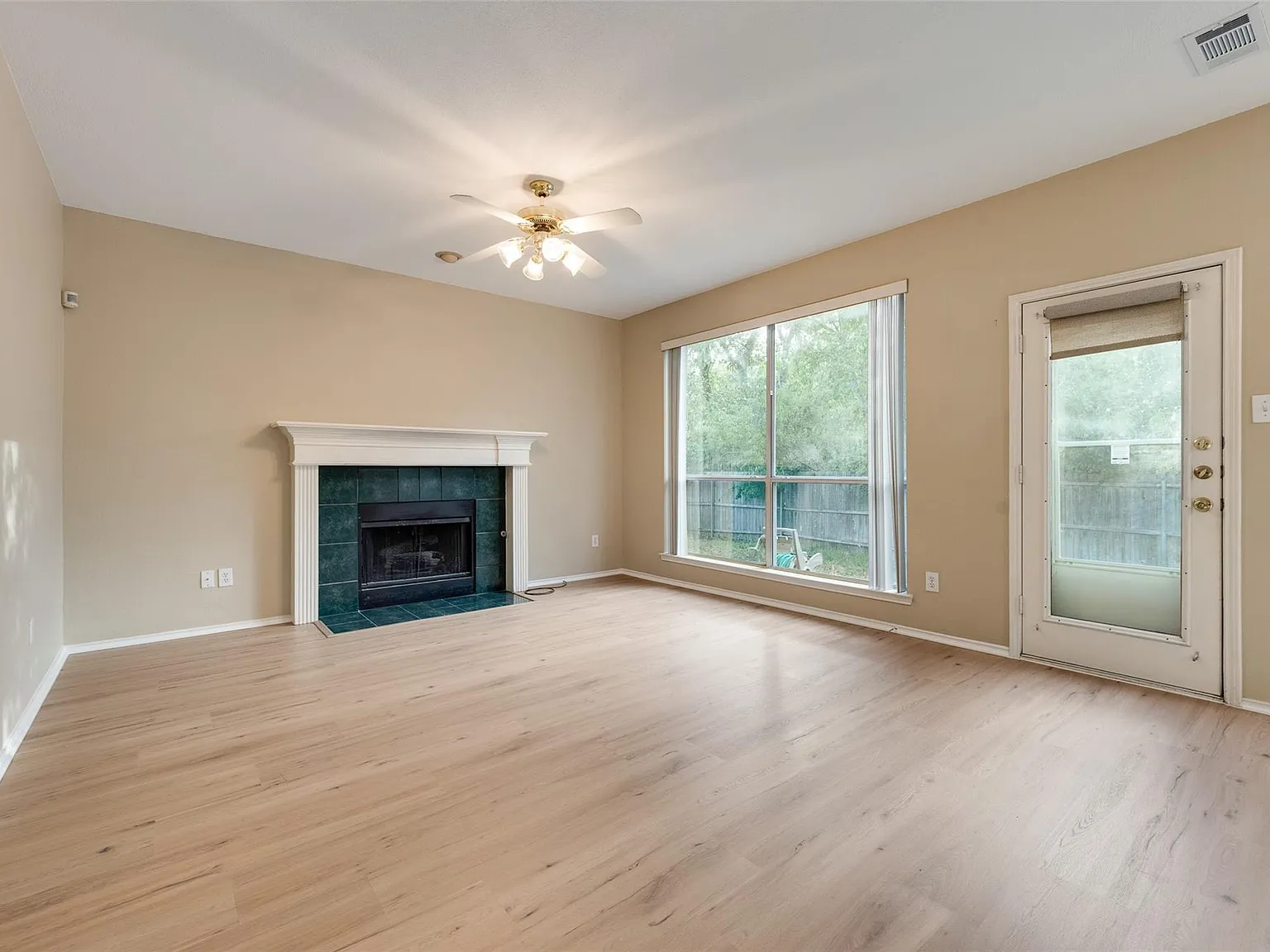 3 bed, 2.5 bath, 1980 sqft, $2,850 — Photo 4