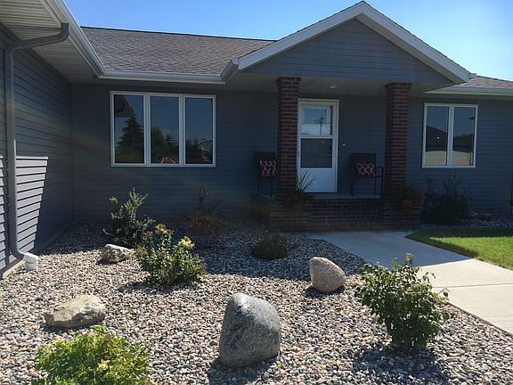 3rd image of 223 39th Ave E