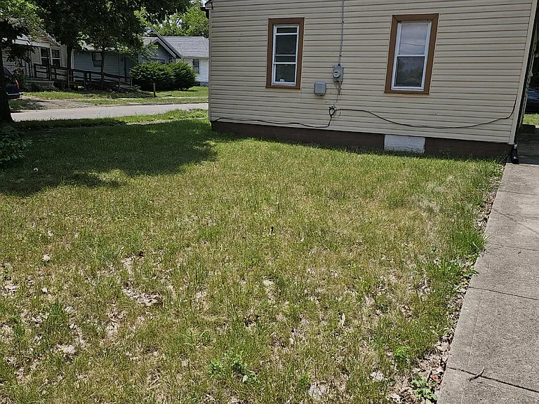 300 Leland Ave — Photo 13