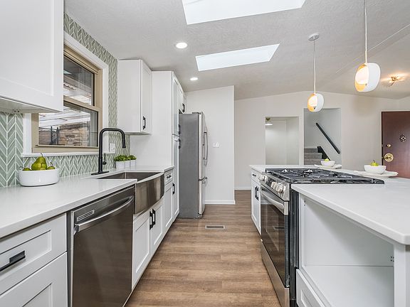 3rd image of 8029 Hoover Ln