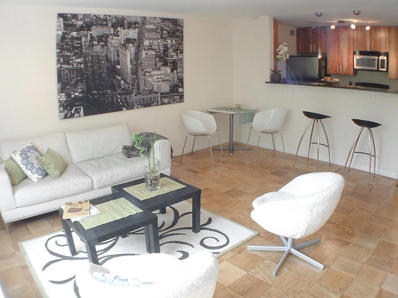 2501 Calvert St NW — Photo 4