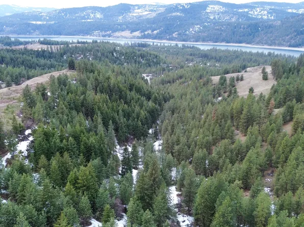 4 Highway 25 S, Hunters, WA 99137