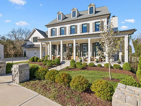 2nd image of 573 Bonaire Ln