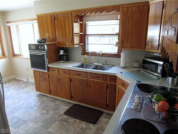 5th image of 120 Oriole Dr