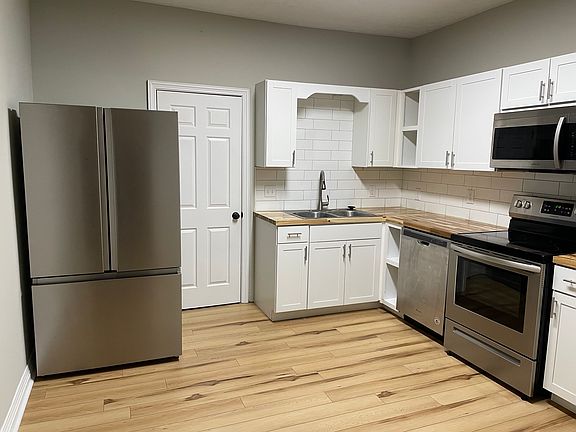 4th image of 701 Locust St APT 18