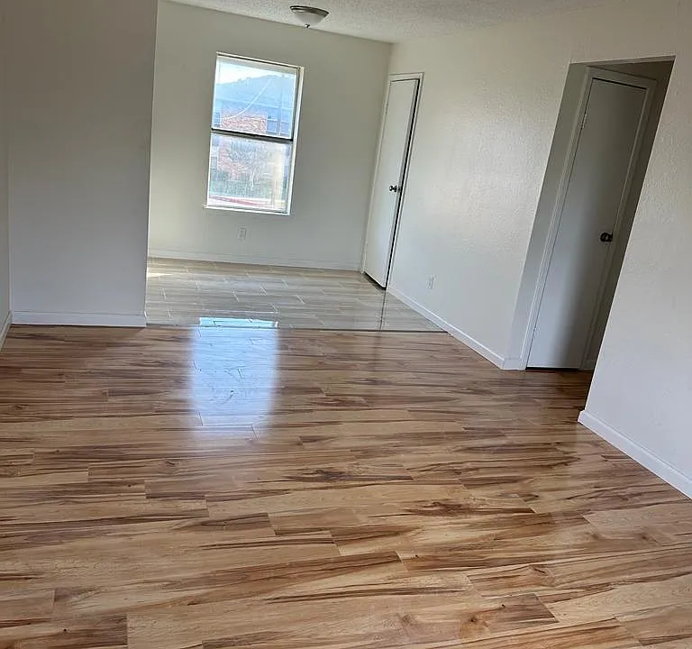 350 N Erby Campbell Blvd