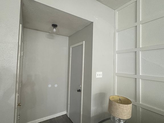 3rd image of 10711 Garden Place Dr