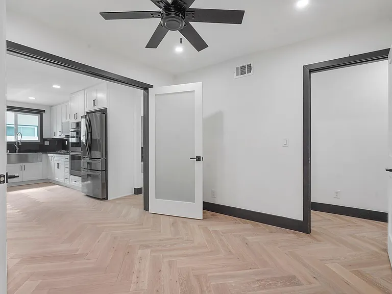 23807 Archwood St — Photo 25