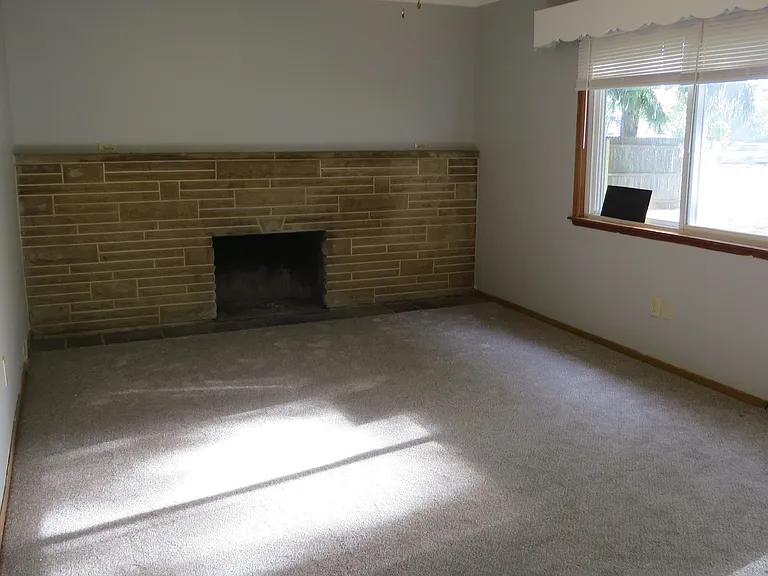 8190 Leavitt Rd — Photo 22