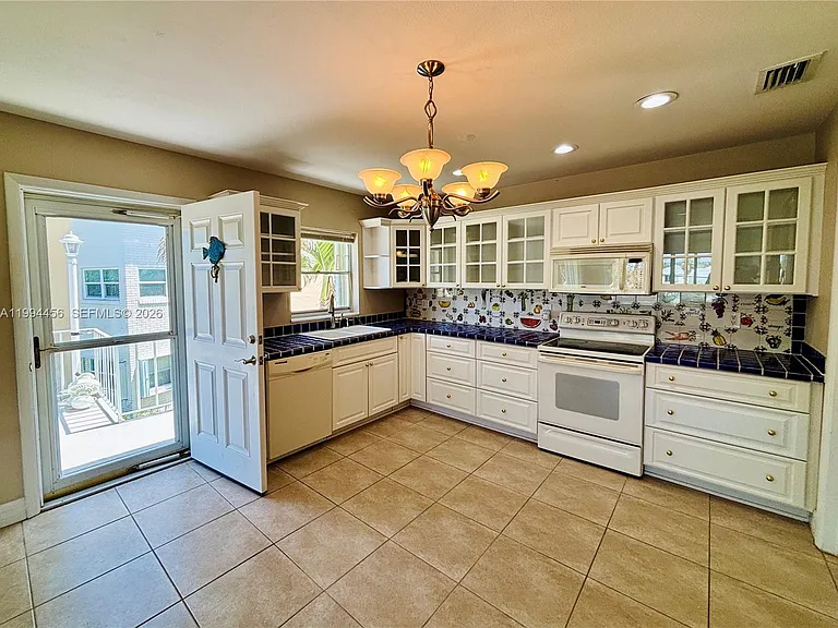 1323 Bayshore Dr #203 — Photo 6