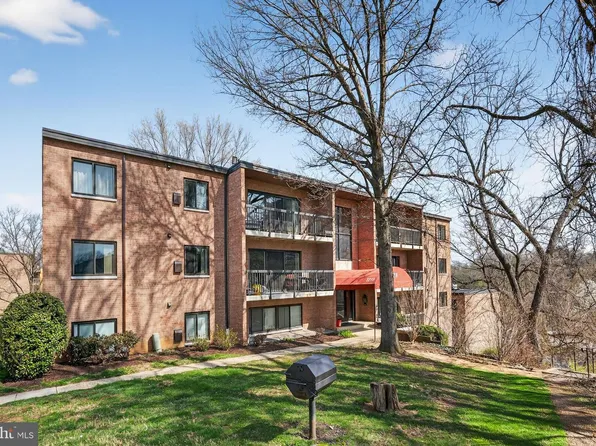 3210 S 28th St APT 402, Alexandria, VA 22302