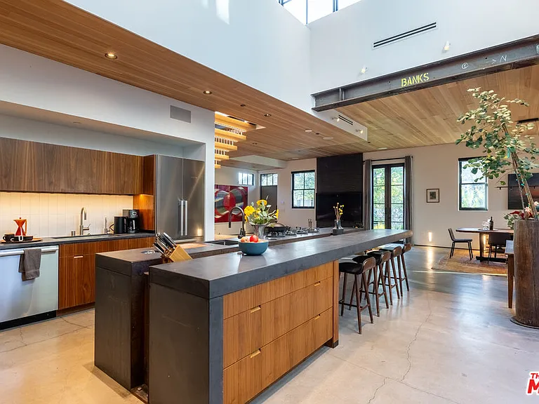 746 Marco Pl — Photo 38