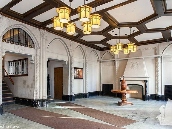 5th image of 505 W Belmont Ave #1624