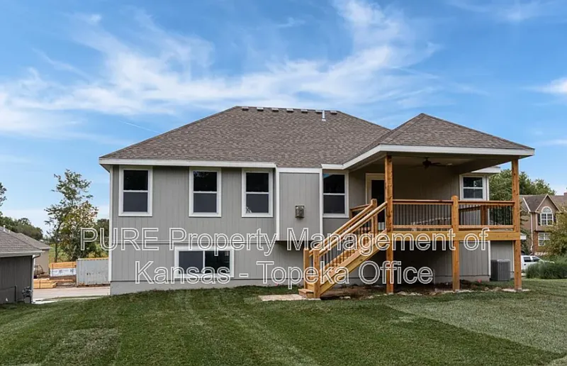 4 bed, 3.0 bath, 2090 sqft, $3,050 — Photo 2