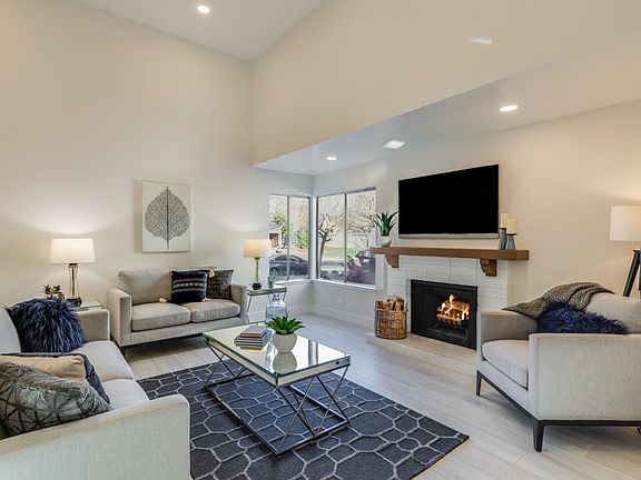 3rd image of 15144 Yosemite Way