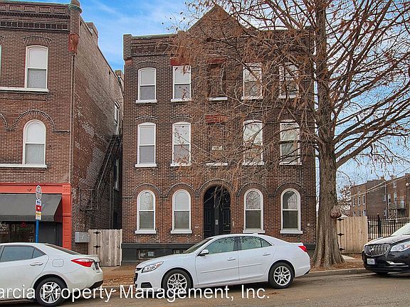 2nd image of 906 Barton St #1F