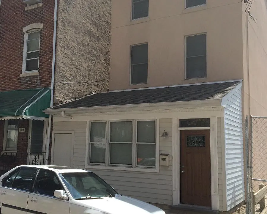 117 Dupont St