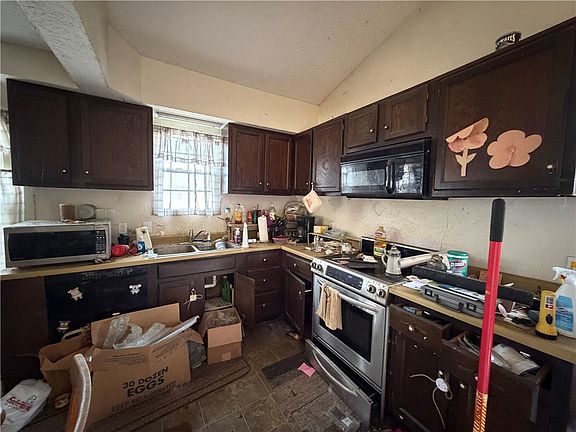 4th image of 538 Branchton Rd